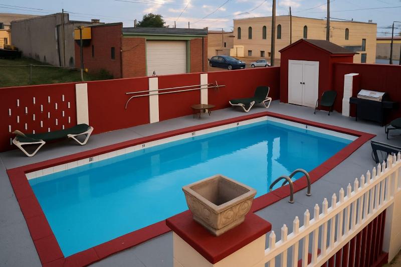 Sky Palace Inn Suites Hutchinson image