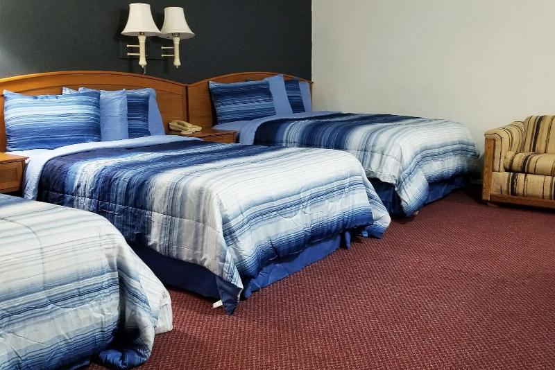 Sky Palace Inn Suites Hutchinson image