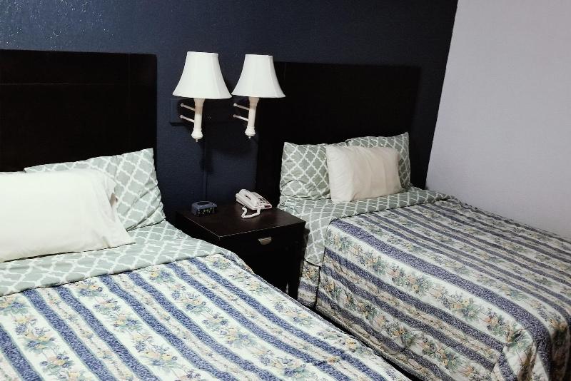Sky Palace Inn Suites Hutchinson image