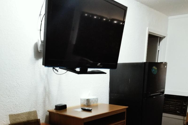 Sky Palace Inn Suites Hutchinson image