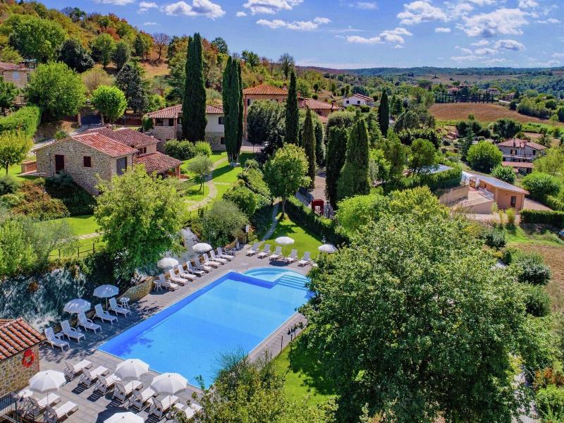 Air Conditioned Flat With Pool And Wellness Area image