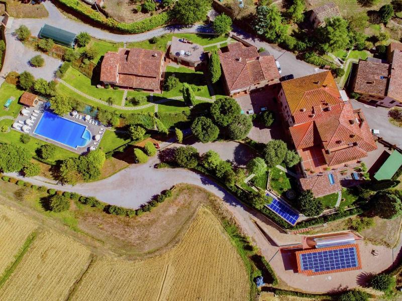 Air Conditioned Flat With Pool And Wellness Area image