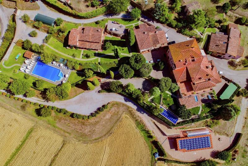 Air Conditioned Flat With Pool And Wellness Area image