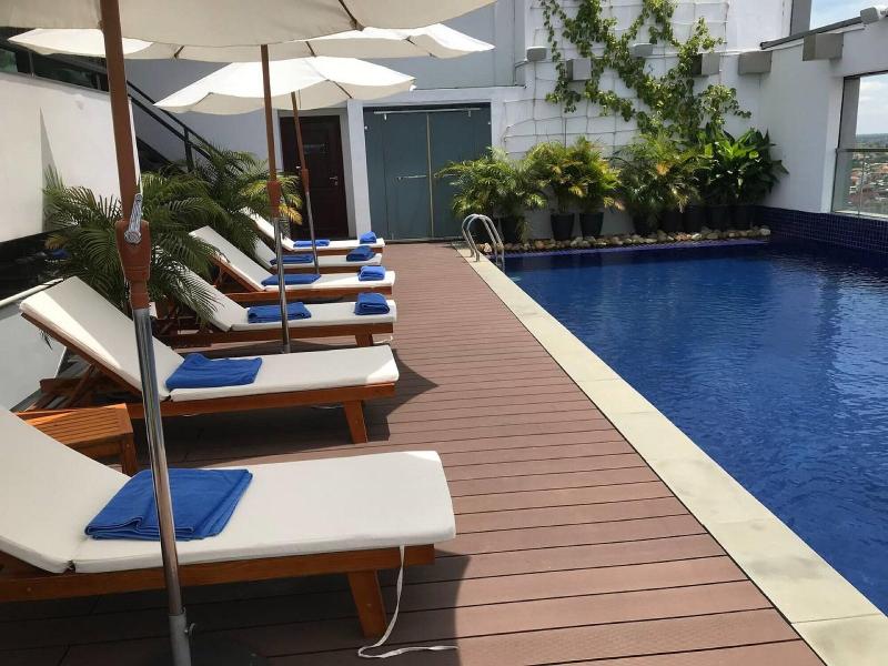V V Hotel Battambang — general view