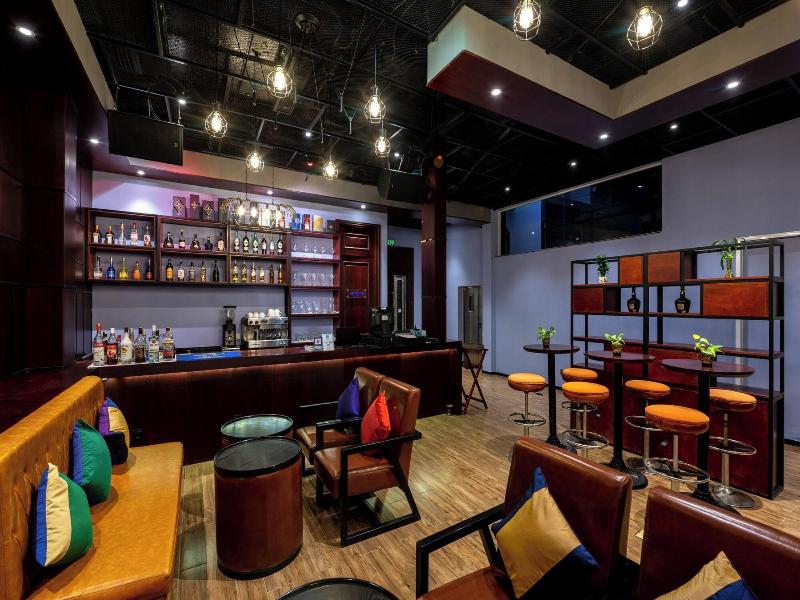 V V Hotel Battambang image