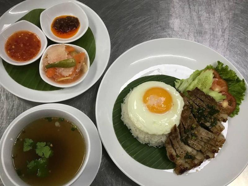 V V Hotel Battambang image