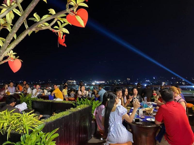 V V Hotel Battambang image