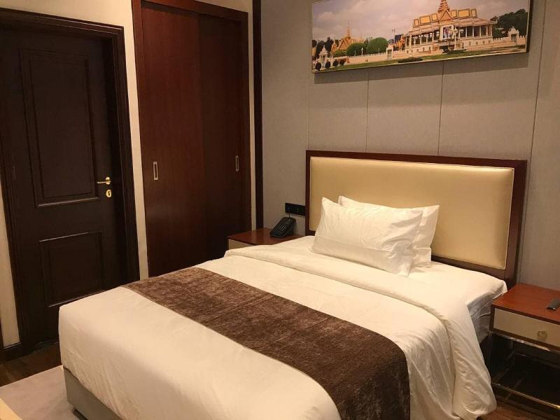 V V Hotel Battambang image
