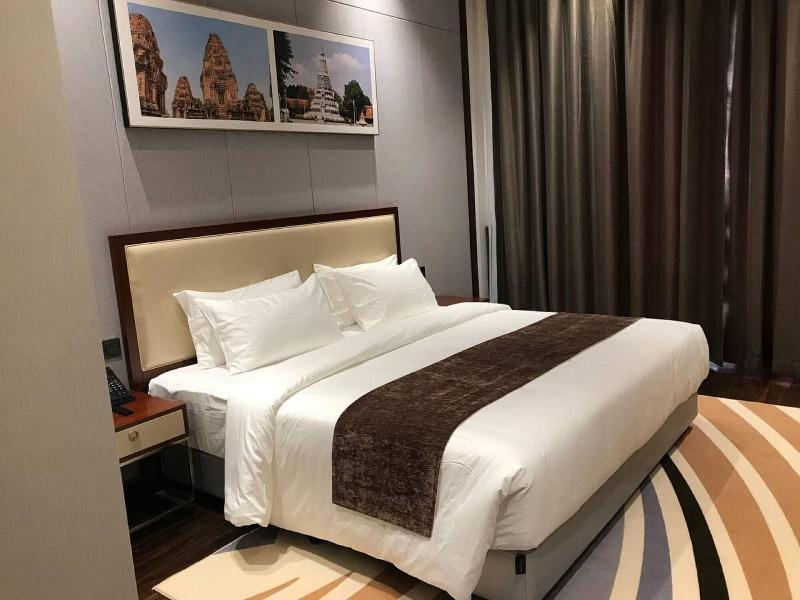 V V Hotel Battambang image