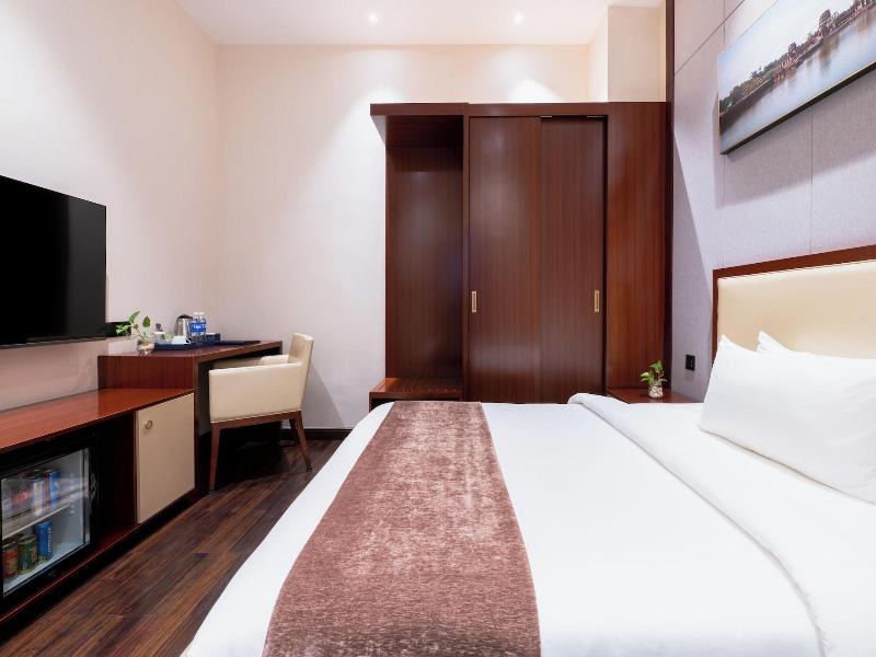 V V Hotel Battambang image