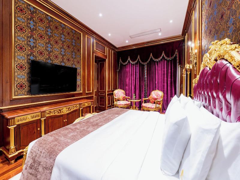 V V Hotel Battambang image