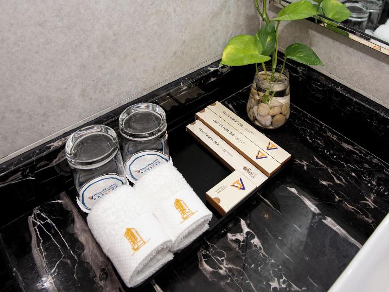 V V Hotel Battambang image