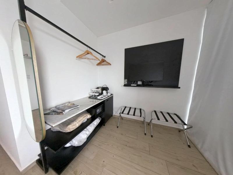 G Hotel By Jl image