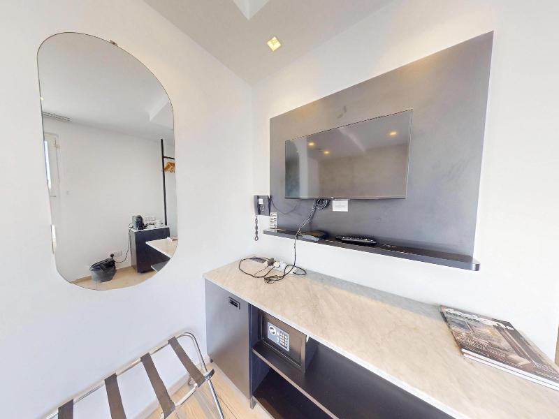 G Hotel By Jl image