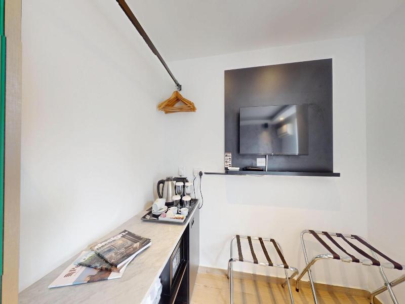 G Hotel By Jl image