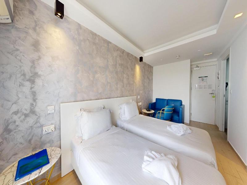 G Hotel By Jl image