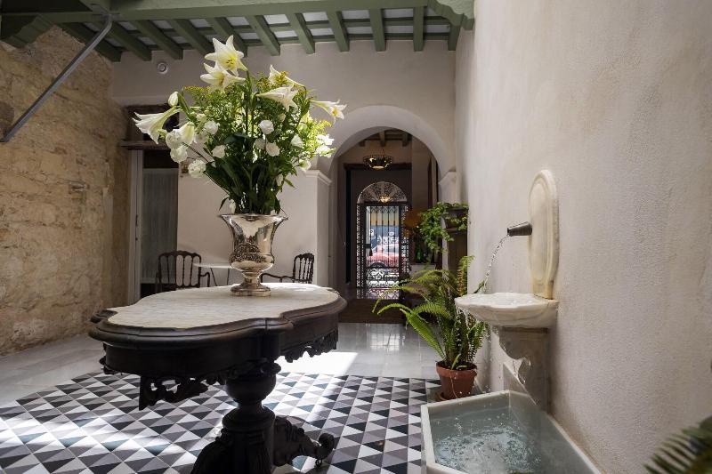 Portus Gaditanus S Xviii Patio Andaluz image