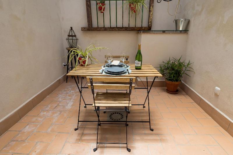 Portus Gaditanus S Xviii Patio Andaluz image