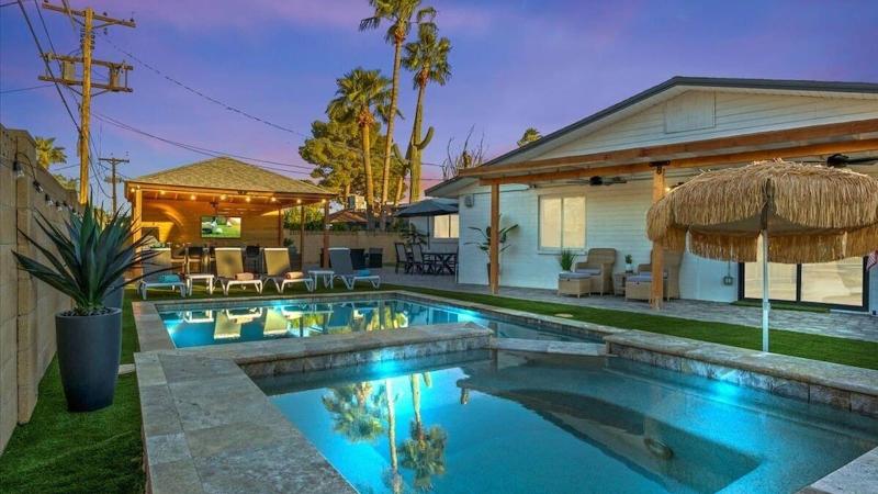 Just Listed Old Town Paradise W Htd Pool Spa image