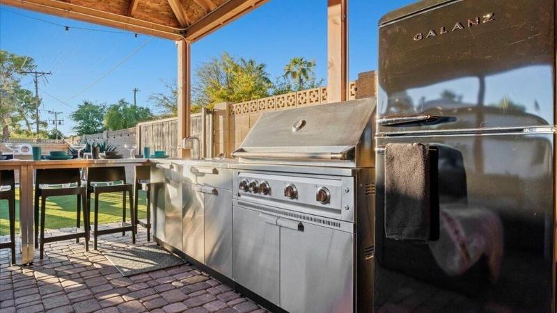 Just Listed Old Town Paradise W Htd Pool Spa image