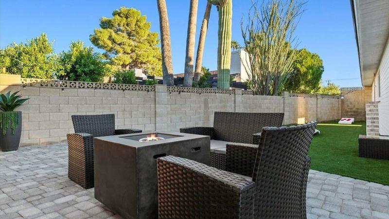 Just Listed Old Town Paradise W Htd Pool Spa image