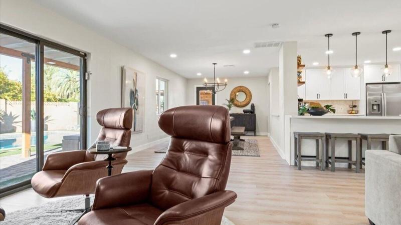 Just Listed Old Town Paradise W Htd Pool Spa image