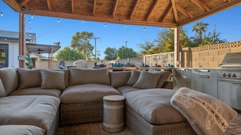 Just Listed Old Town Paradise W Htd Pool Spa image
