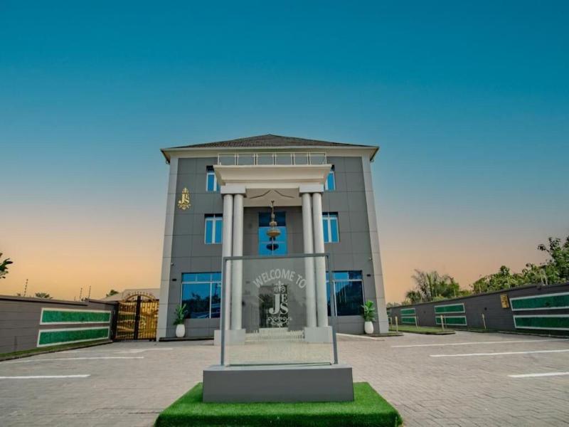 Jahz Empire Suites image