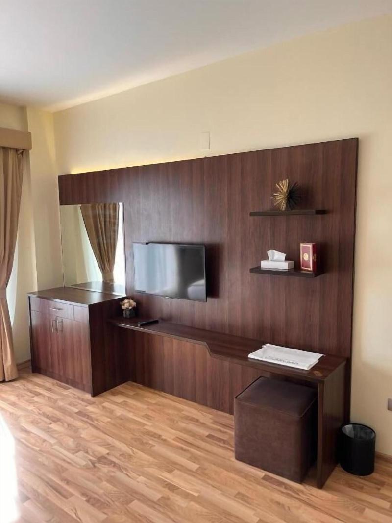 Weekdays Hotel image