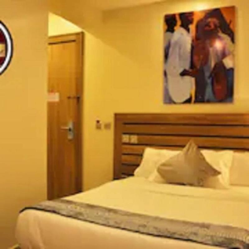 Moz One Executive Guest Rooms Hombori image