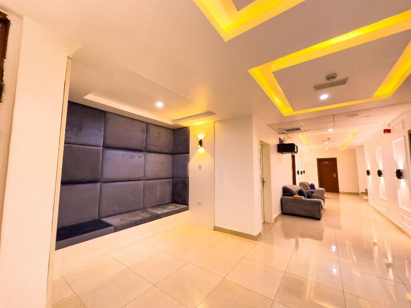The Gibs Hotel image