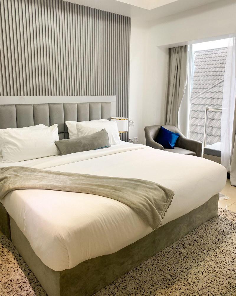 The Gibs Hotel image