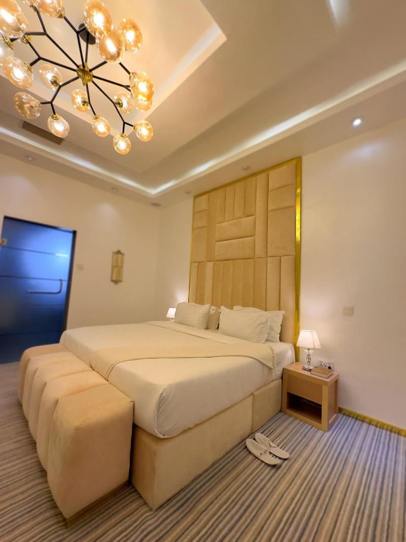 The Gibs Hotel image