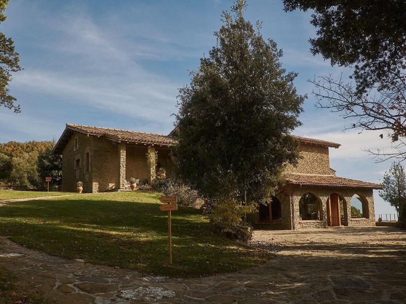 Hotel Santa Llucia Rupit image