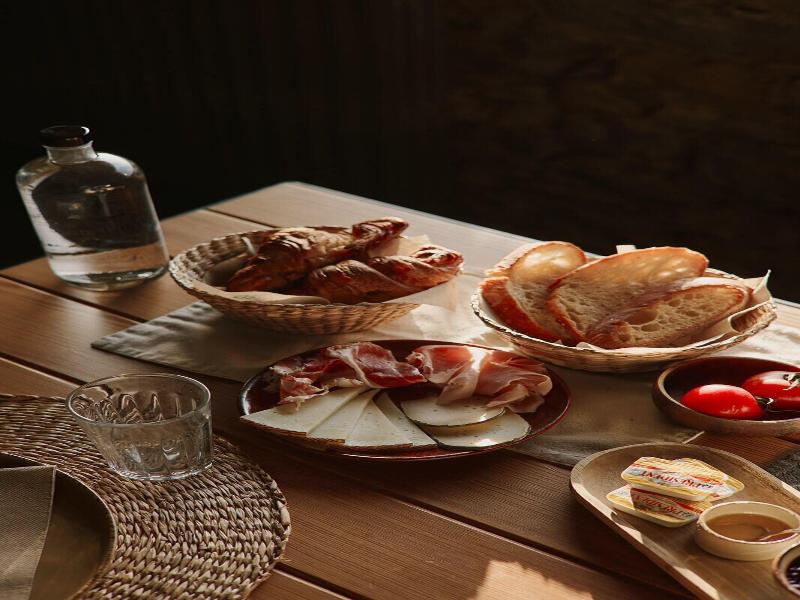 Hotel Santa Llucia Rupit image