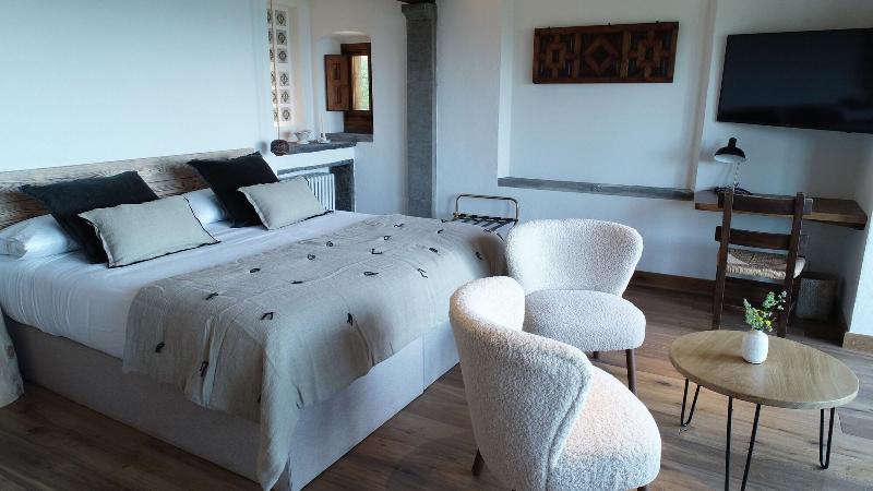 Hotel Santa Llucia Rupit image