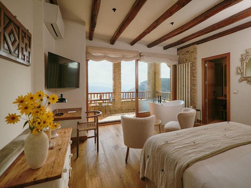 Hotel Santa Llucia Rupit image