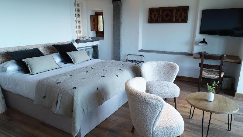 Hotel Santa Llucia Rupit image