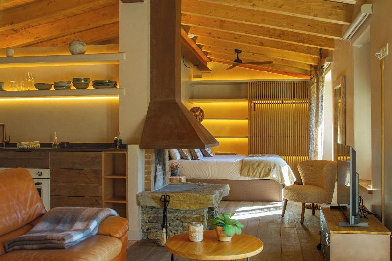 Hotel Santa Llucia Rupit image