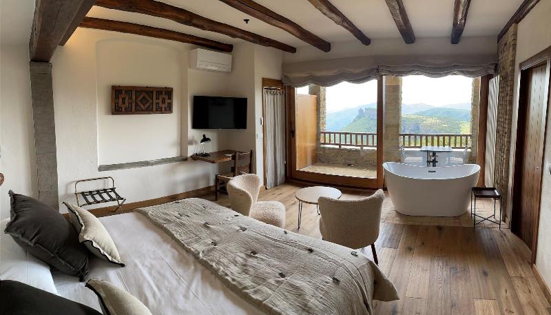 Hotel Santa Llucia Rupit image