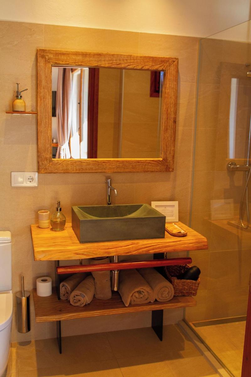 Hotel Santa Llucia Rupit image