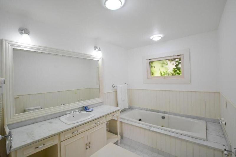 Villa Coraa A O Guest House image