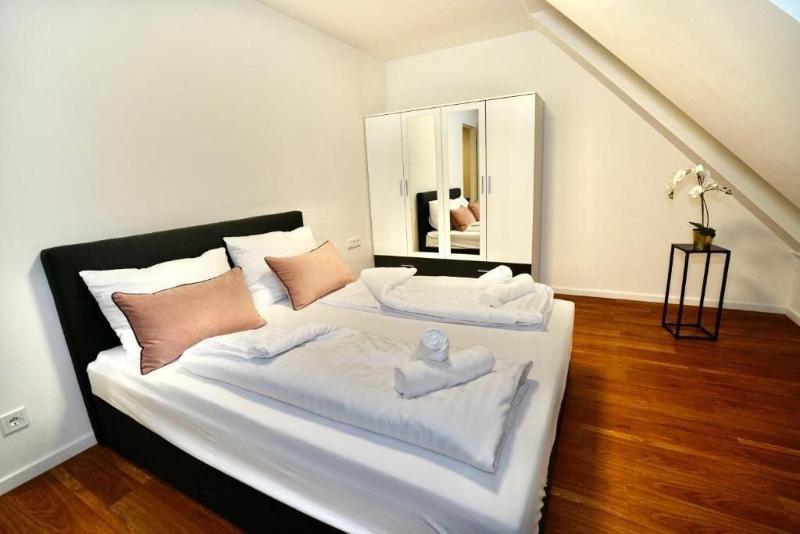 Dm S Apartment image