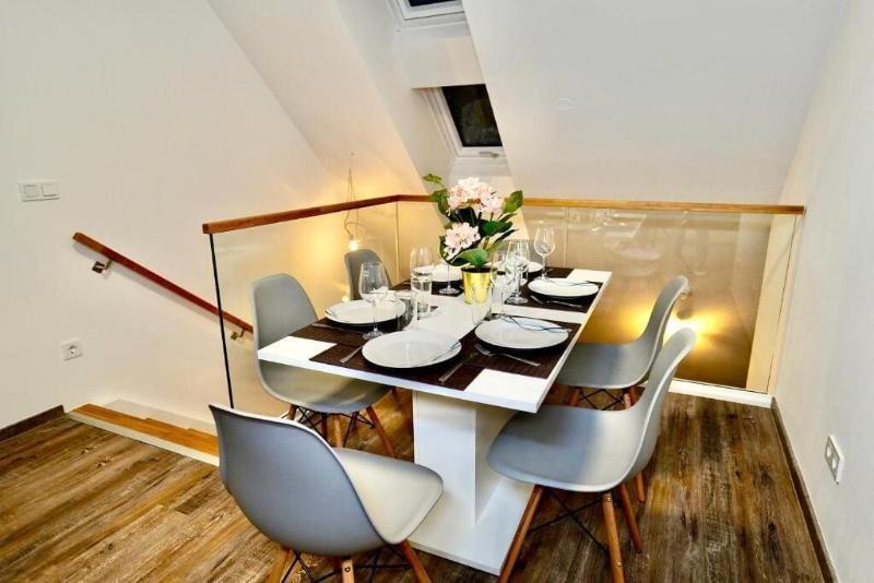 Dm S Apartment image