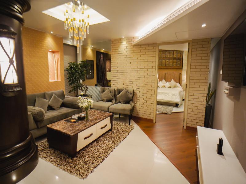 Hotel Peninsula Grand image