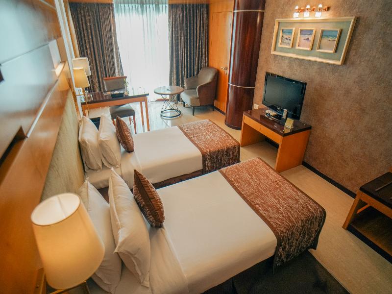 Hotel Peninsula Grand image