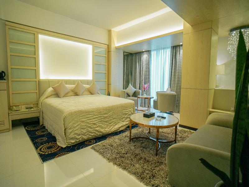 Hotel Peninsula Grand image