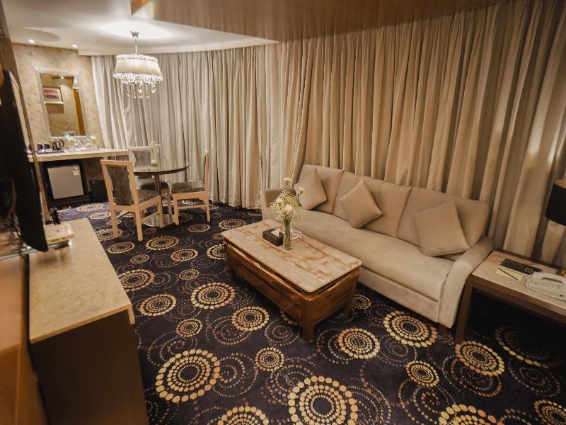 Hotel Peninsula Grand image