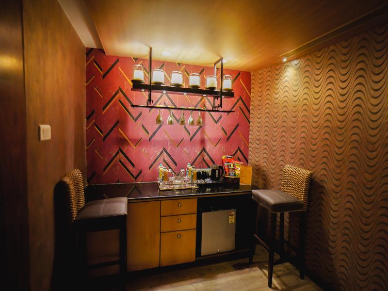 Hotel Peninsula Grand image