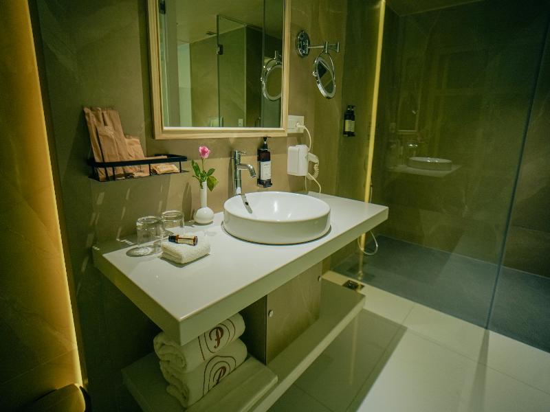 Hotel Peninsula Grand image
